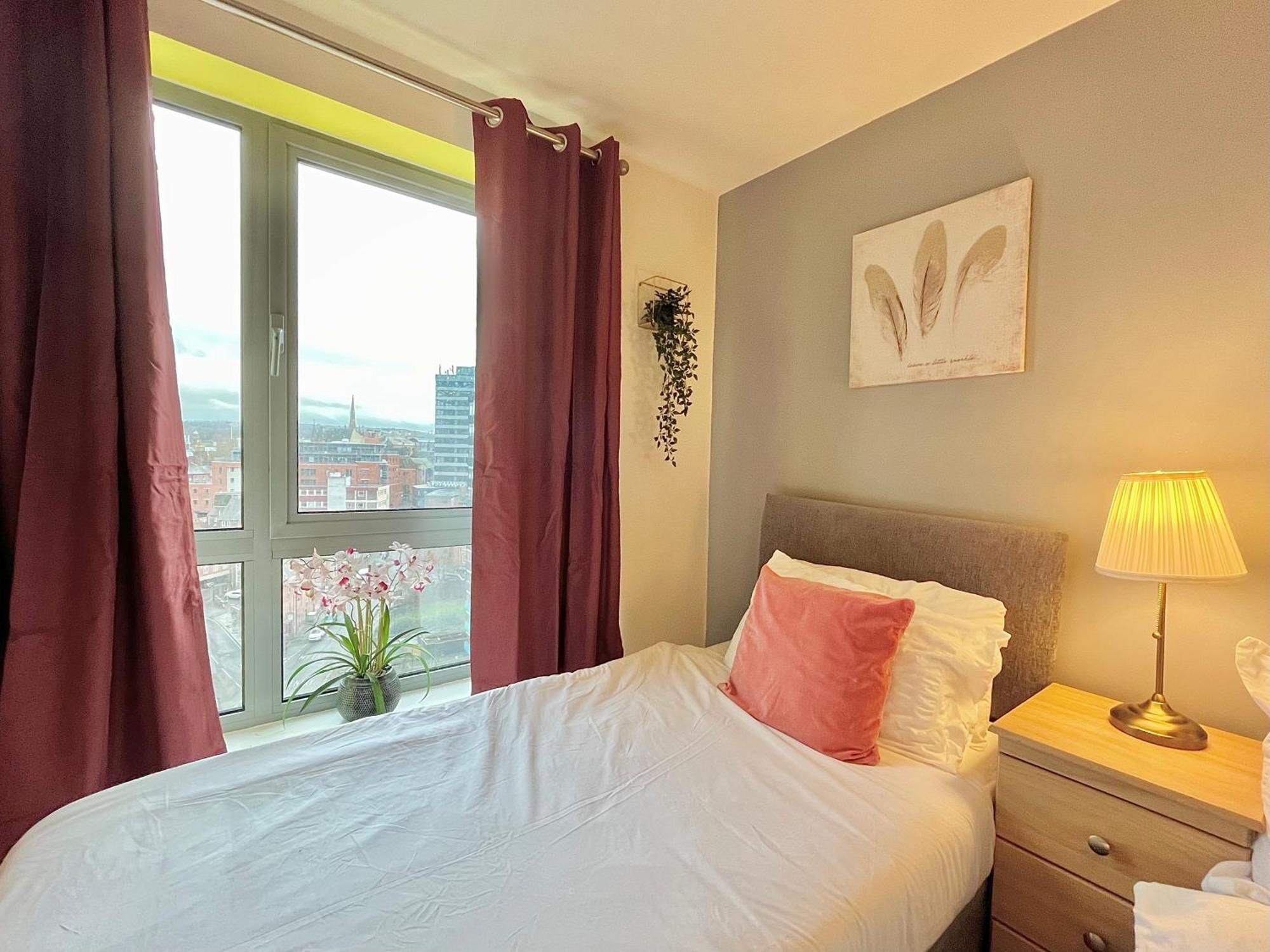 Skyview Apartment By Noknokstay - City Centre With Parking - Group, Family, Business Шеффілд Екстер'єр фото